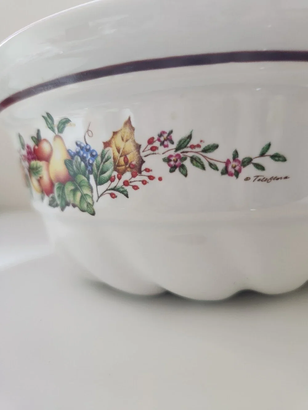 Vintage Teleflora Ceramic Fruit Bundt Jell-O Mold White Kitchen Wall Decor